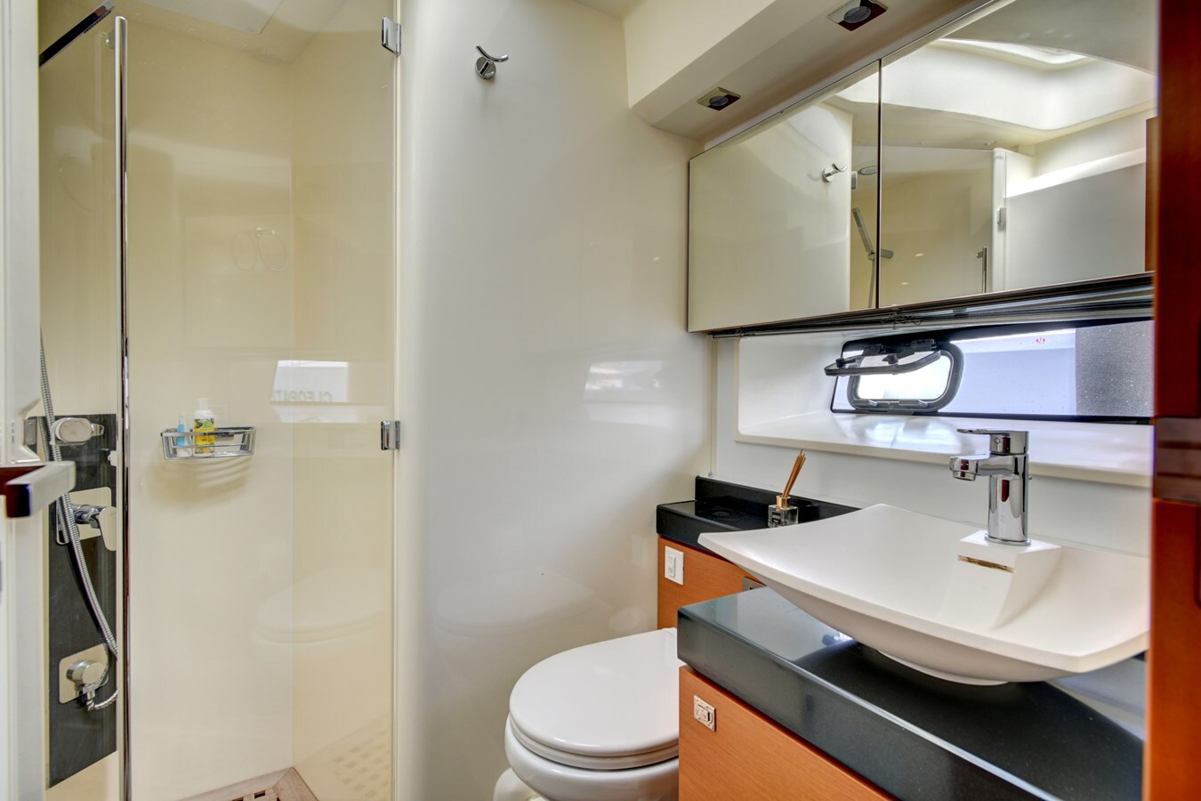 2015-prestige-62-c8066a