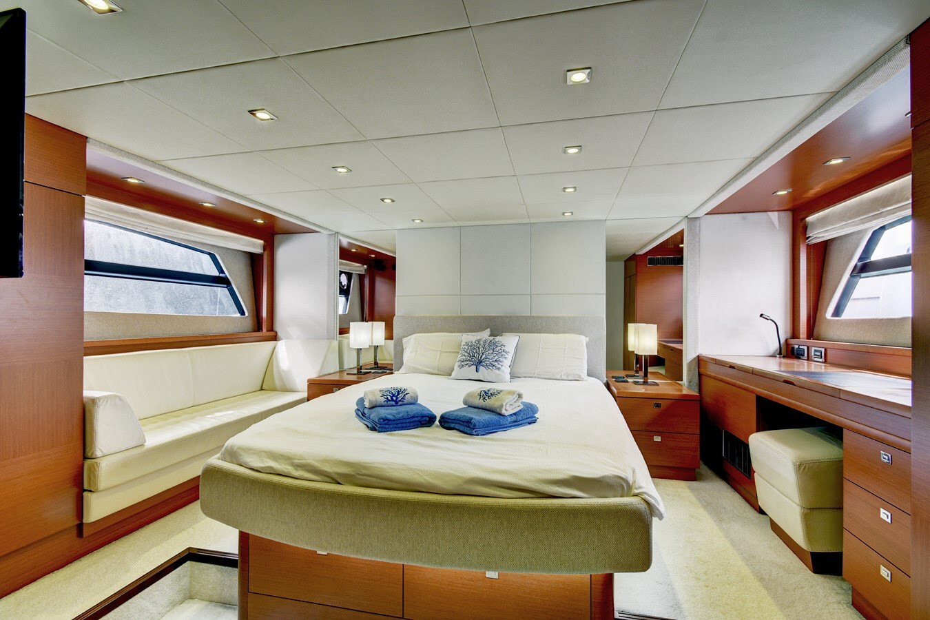 2015-prestige-62-c8066a