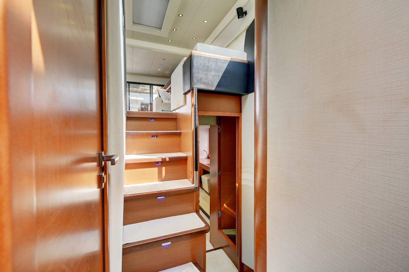 2015-prestige-62-c8066a