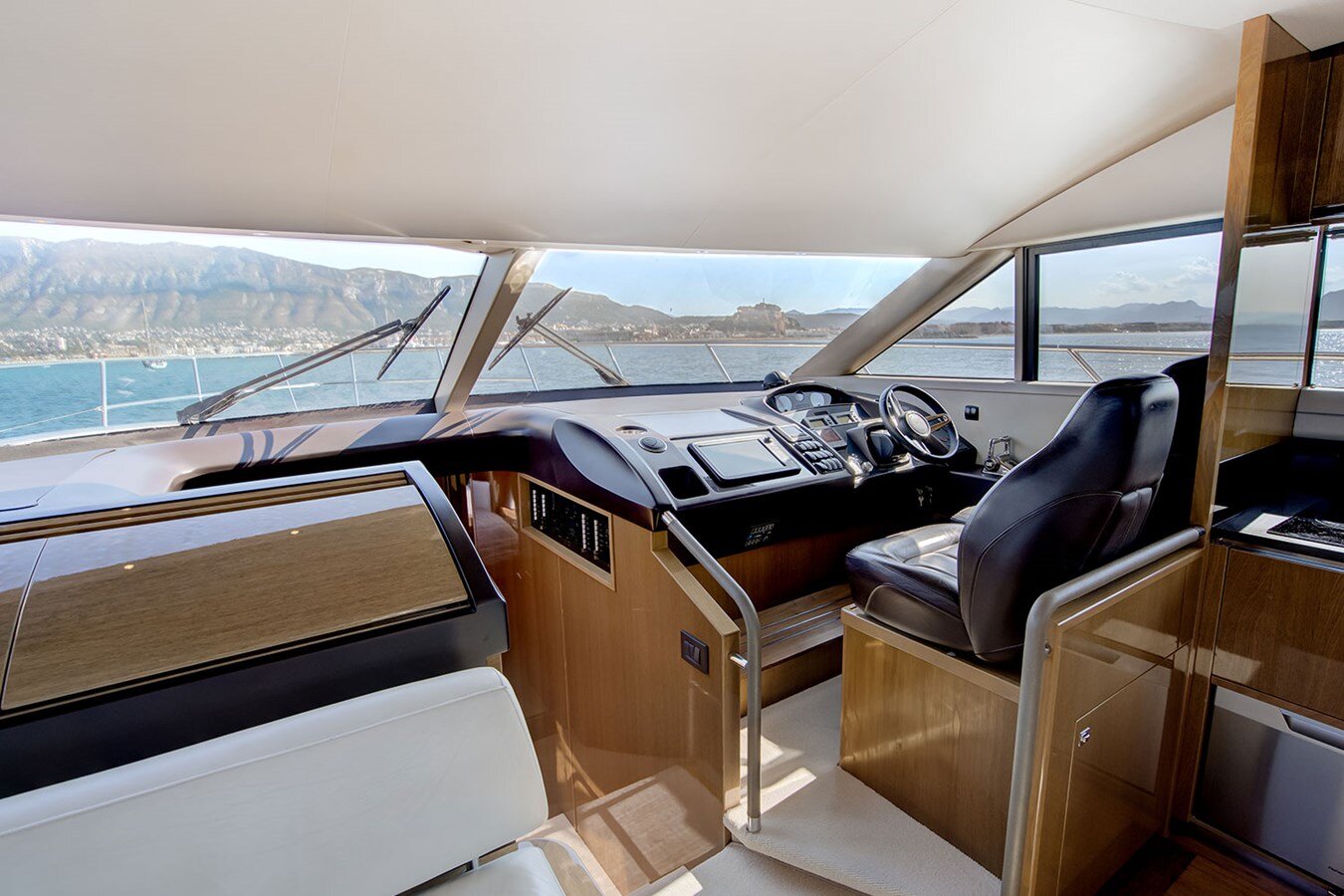 2015-princess-yachts-59-1-e3b2cb