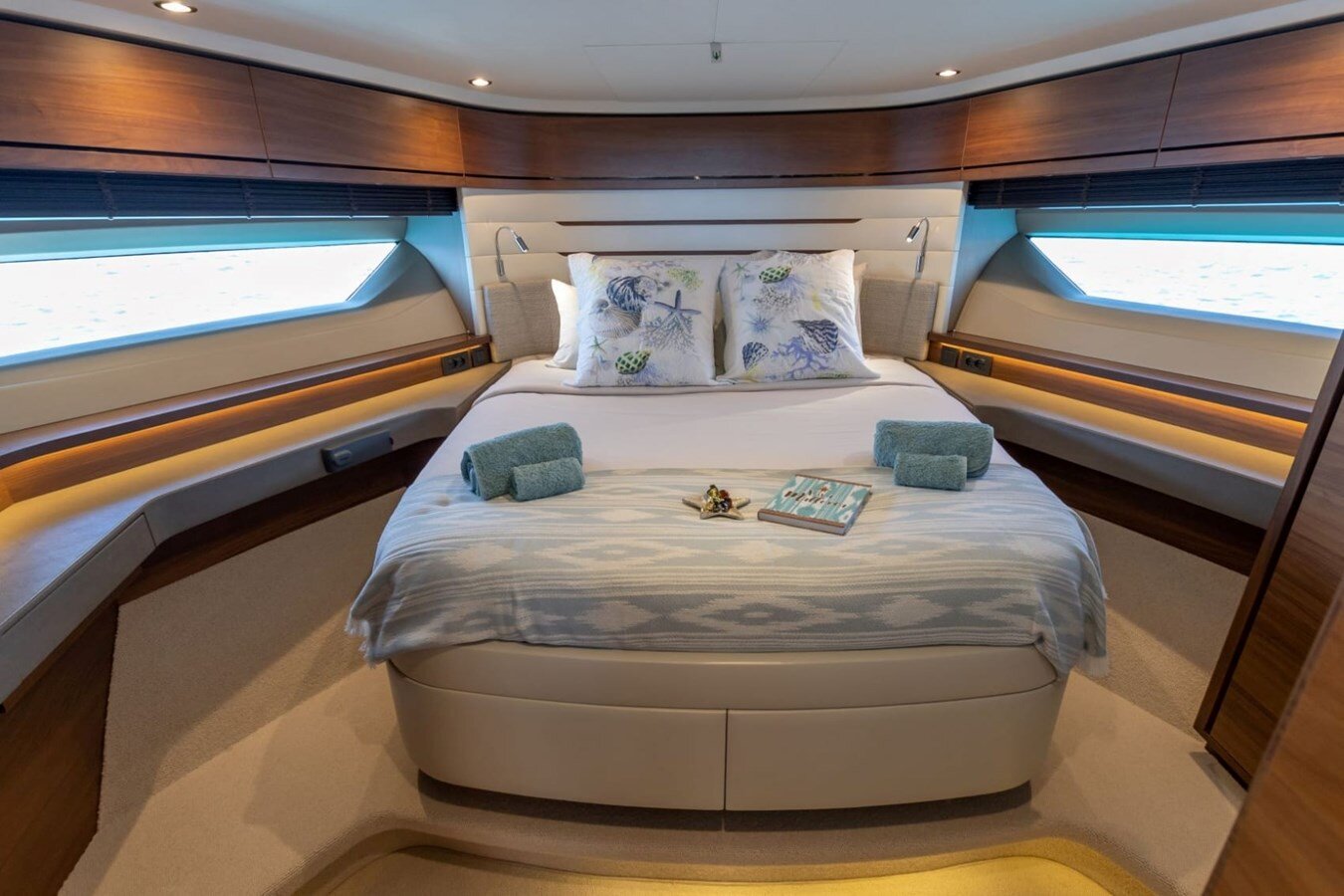 2015 PRINCESS YACHTS 69' 9