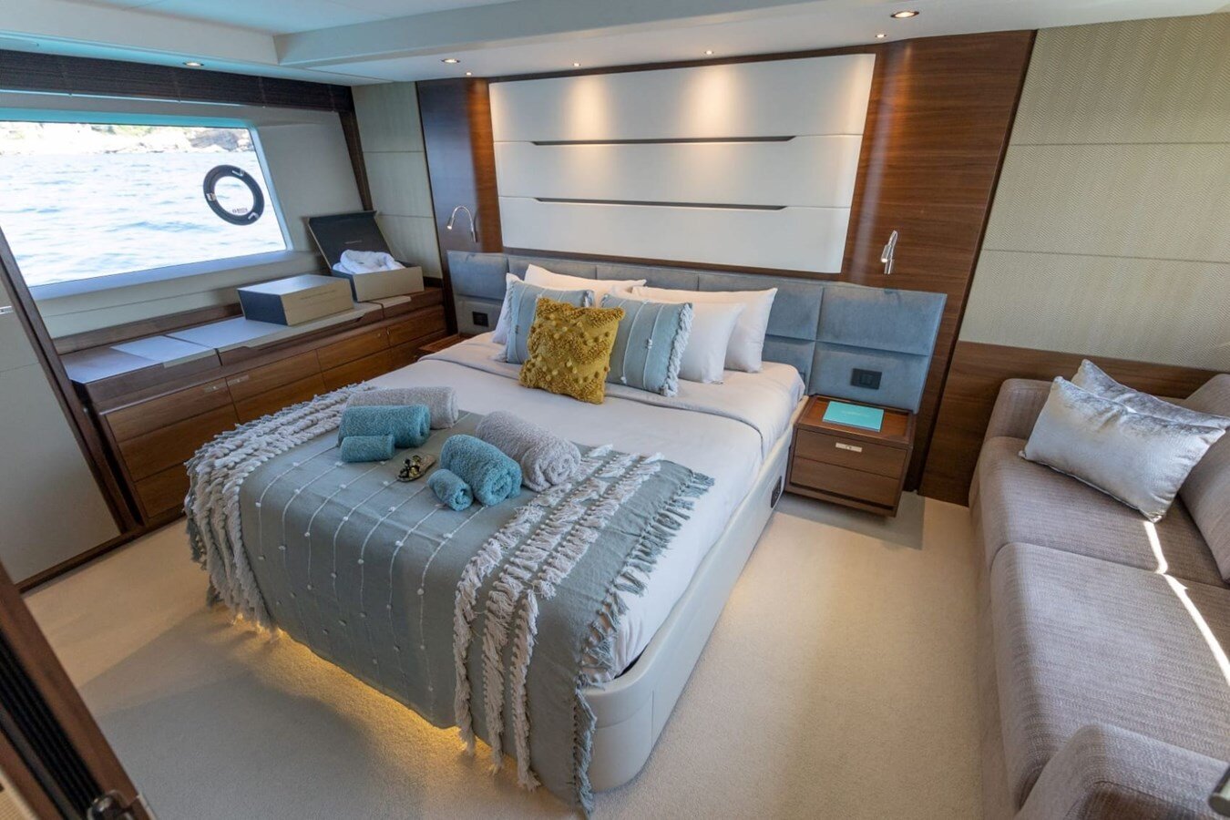 2015 PRINCESS YACHTS 69' 9