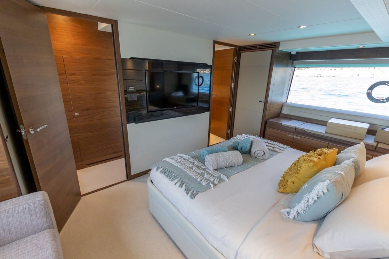 2015 PRINCESS YACHTS 69' 9