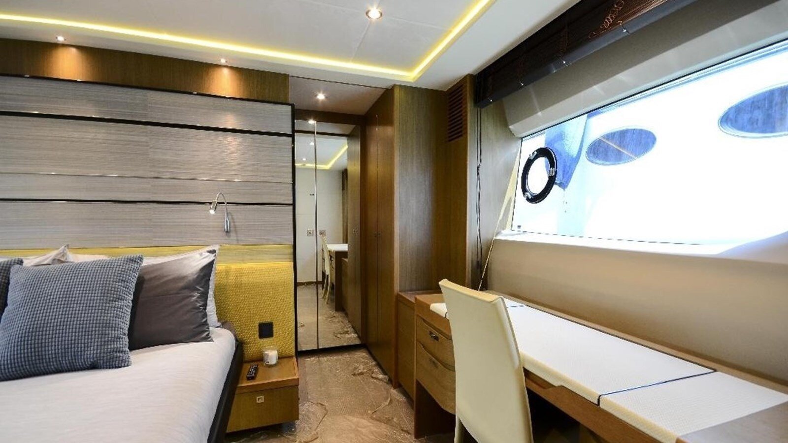 2015-princess-yachts-72-11-b35d60