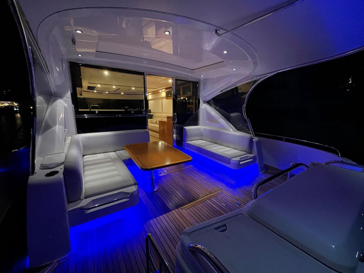 2015-riviera-63-4-170230