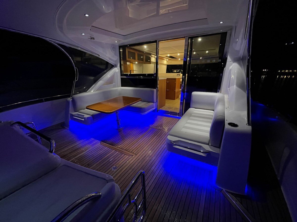 2015-riviera-63-4-170230