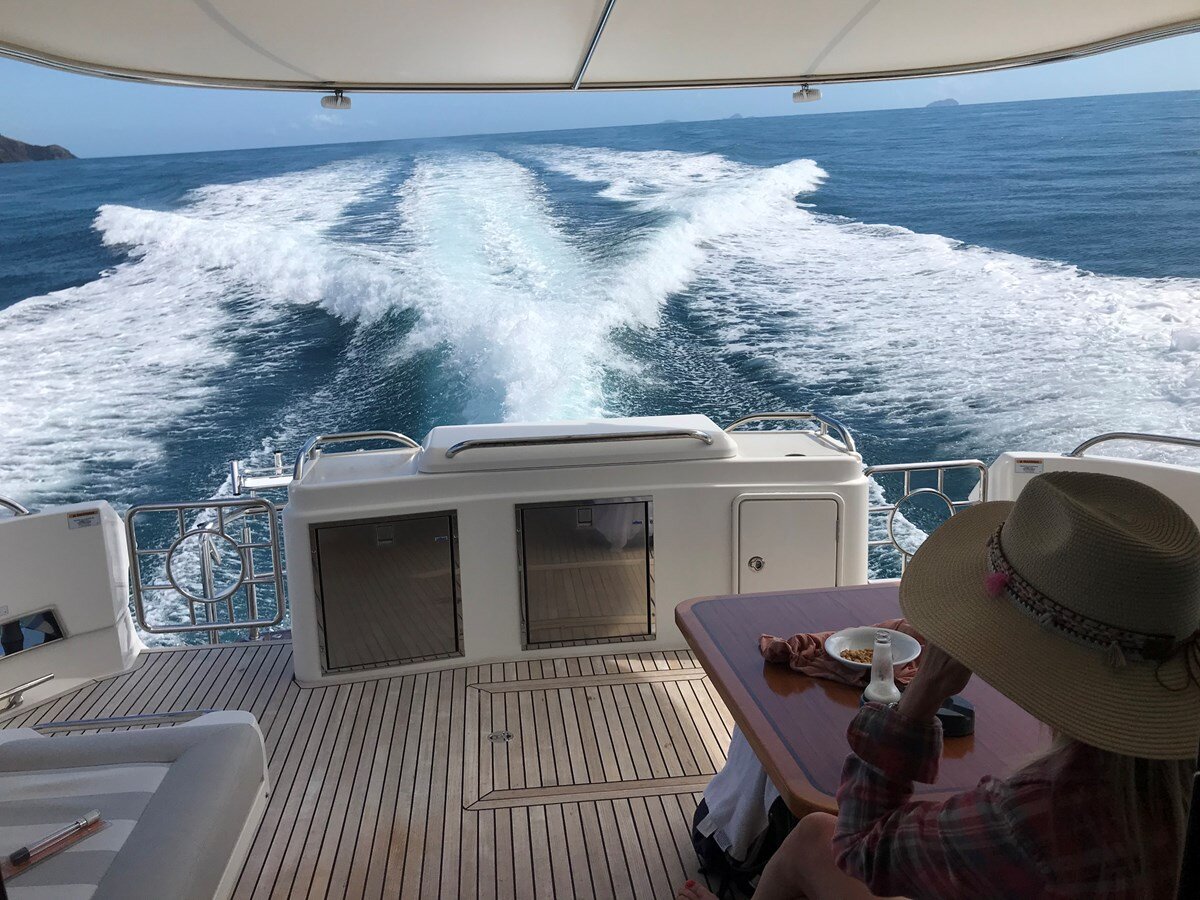 2015-riviera-63-4-170230