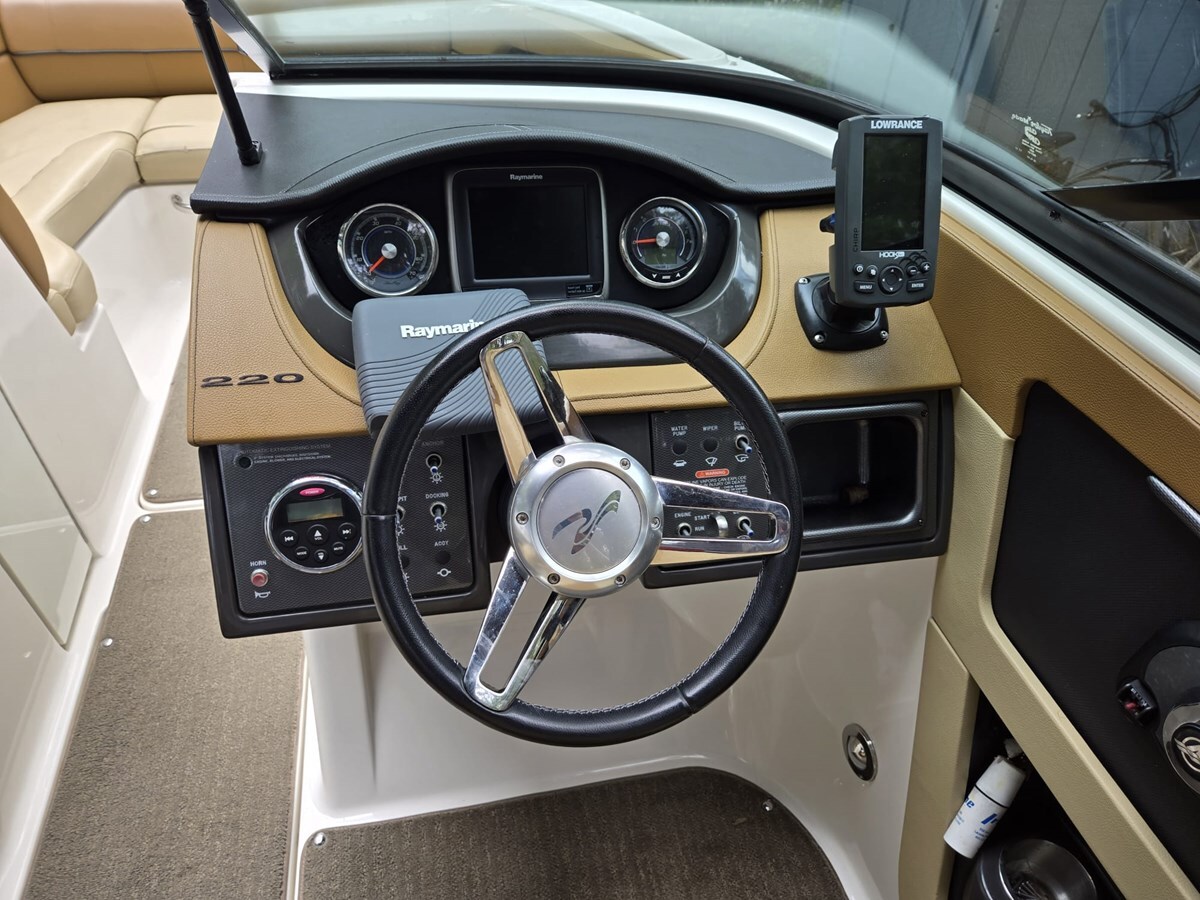 2015-sea-ray-22-6-00adb3