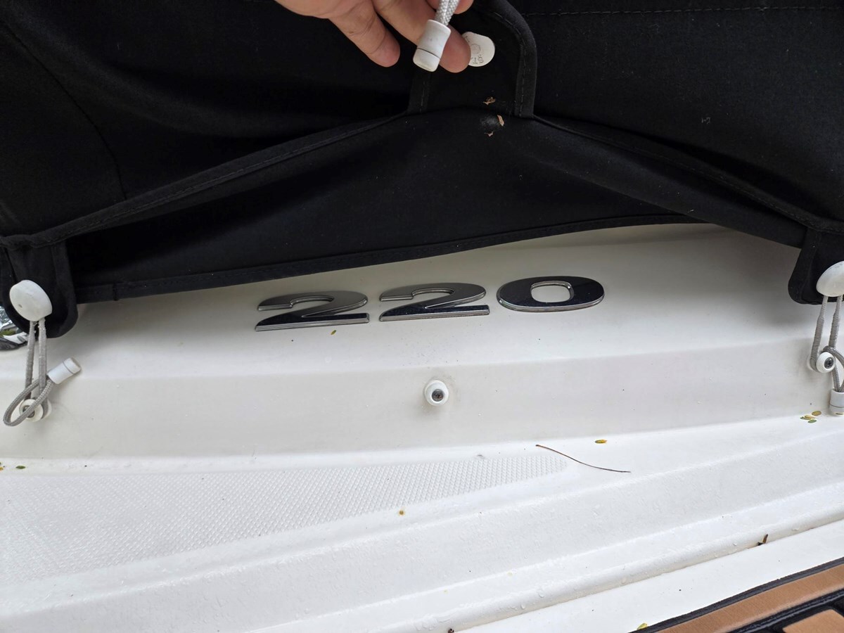 2015-sea-ray-22-6-00adb3