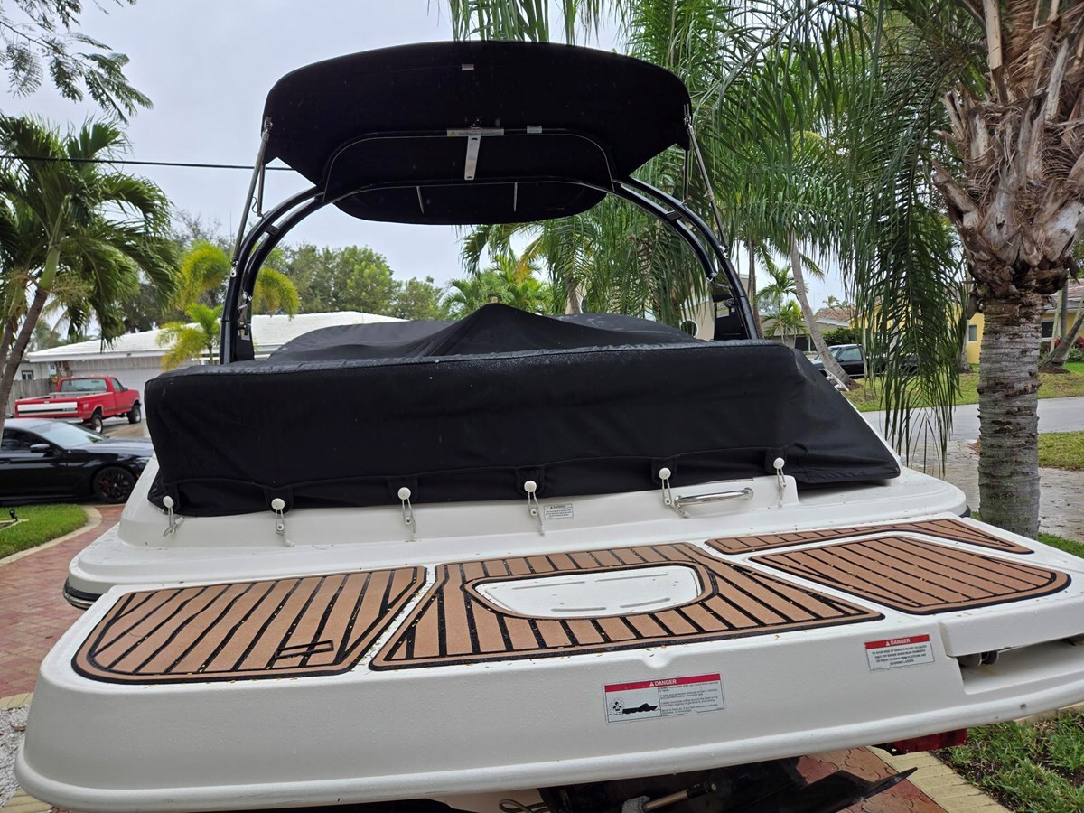 2015-sea-ray-22-6-00adb3