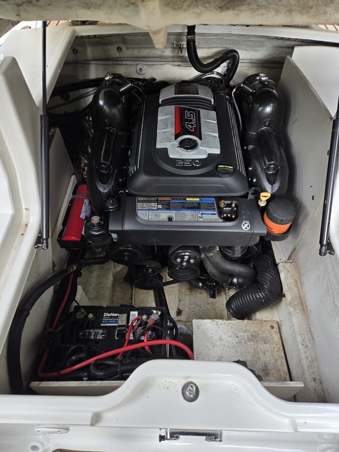 2015-sea-ray-22-6-00adb3