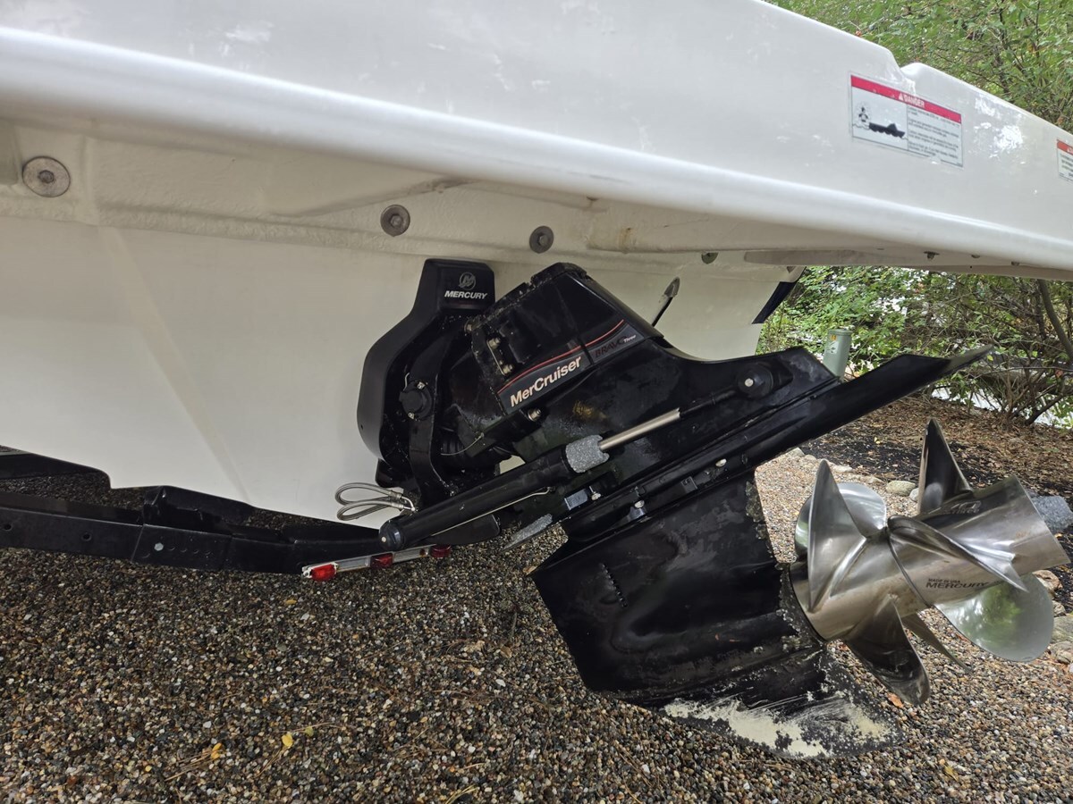 2015-sea-ray-22-6-00adb3