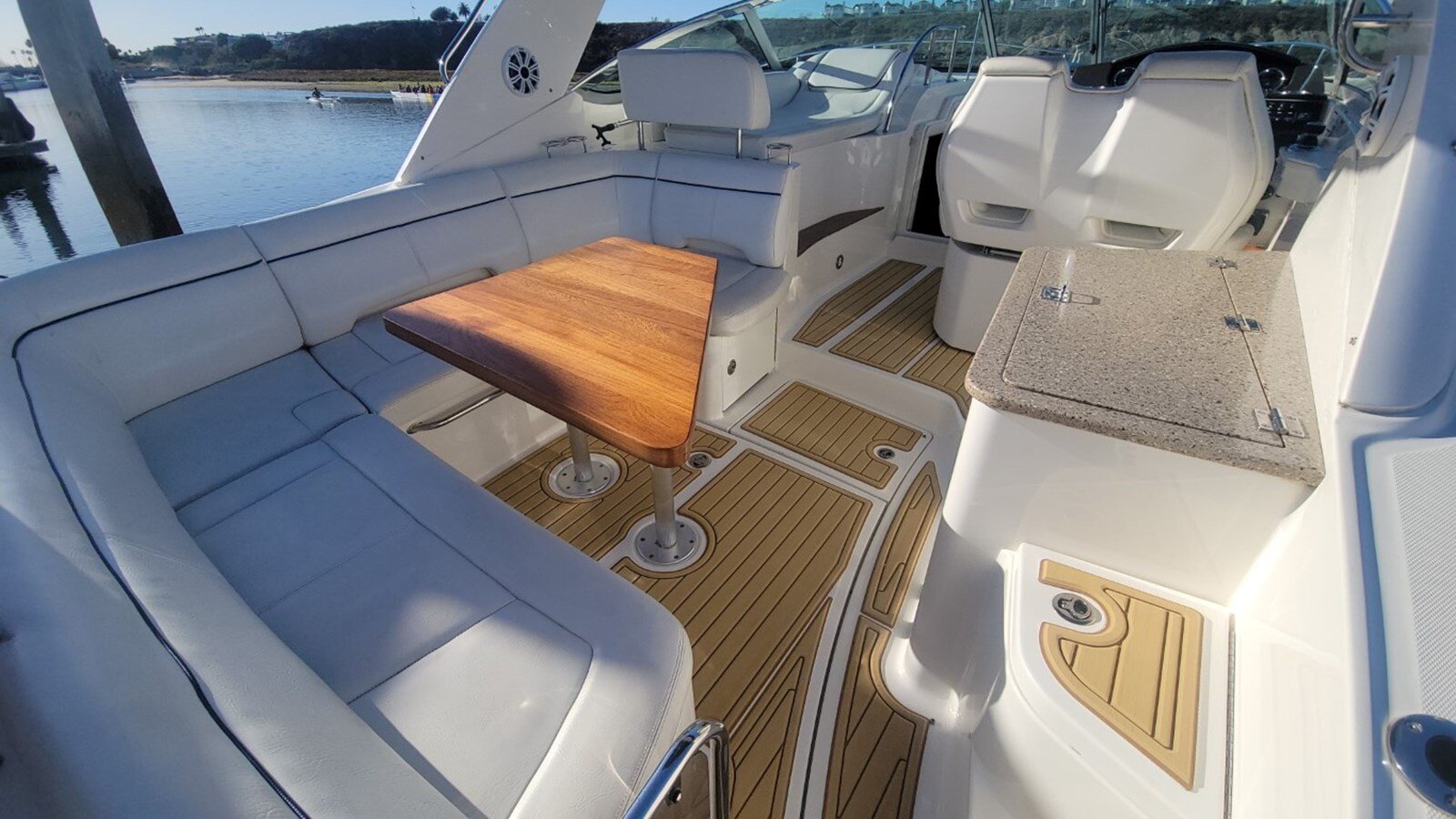 2015-sea-ray-37-b20553