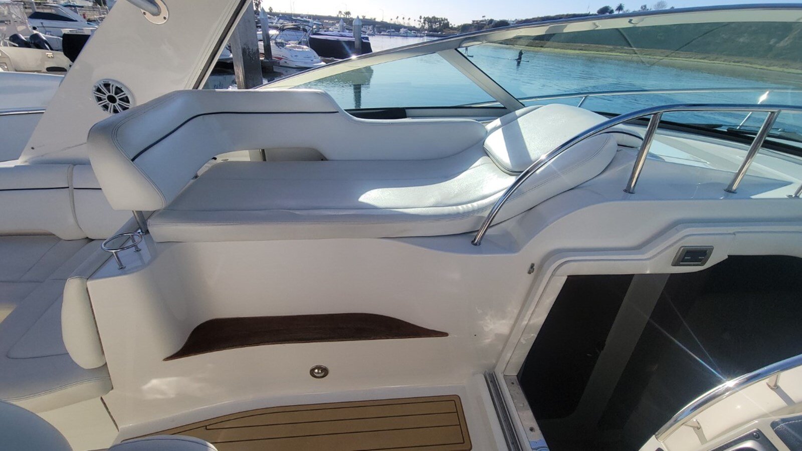 2015-sea-ray-37-b20553
