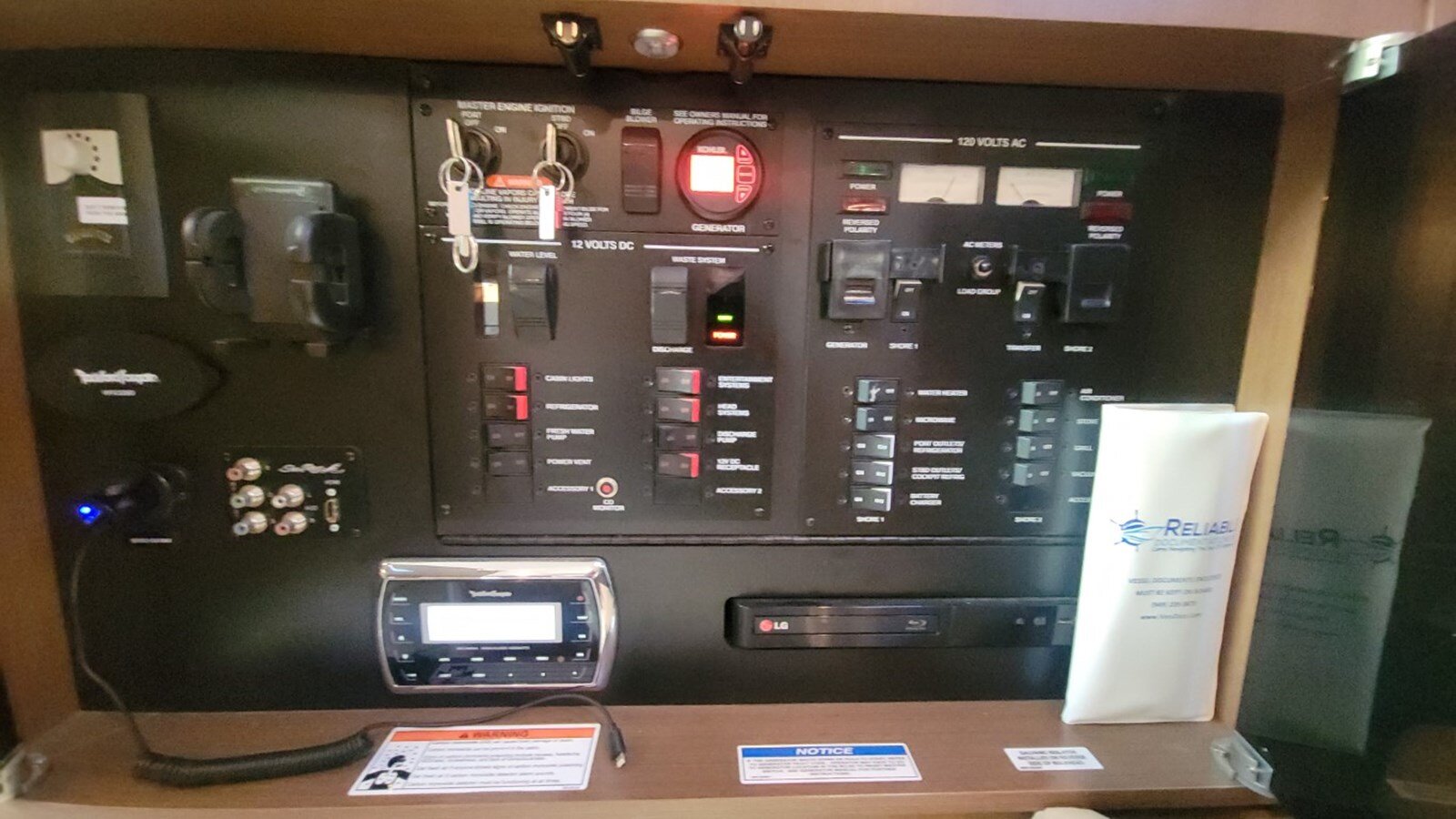 2015-sea-ray-37-b20553