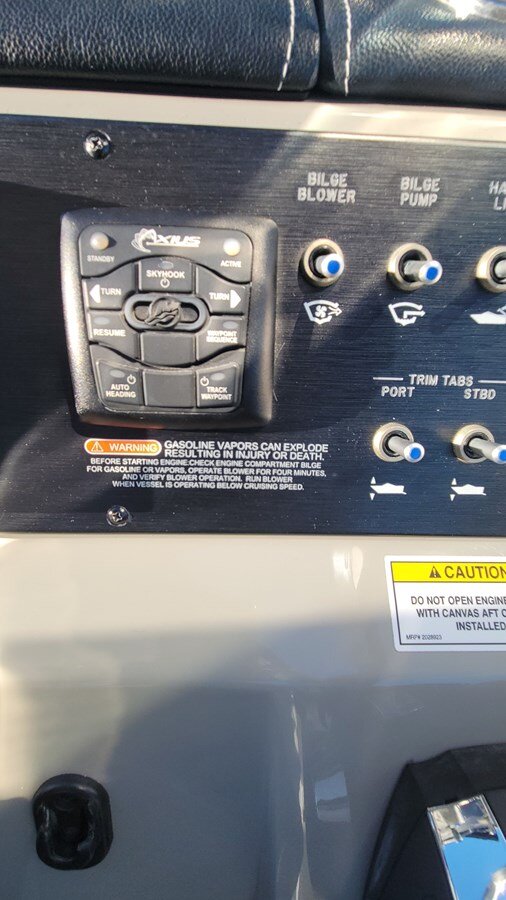 2015-sea-ray-37-b20553