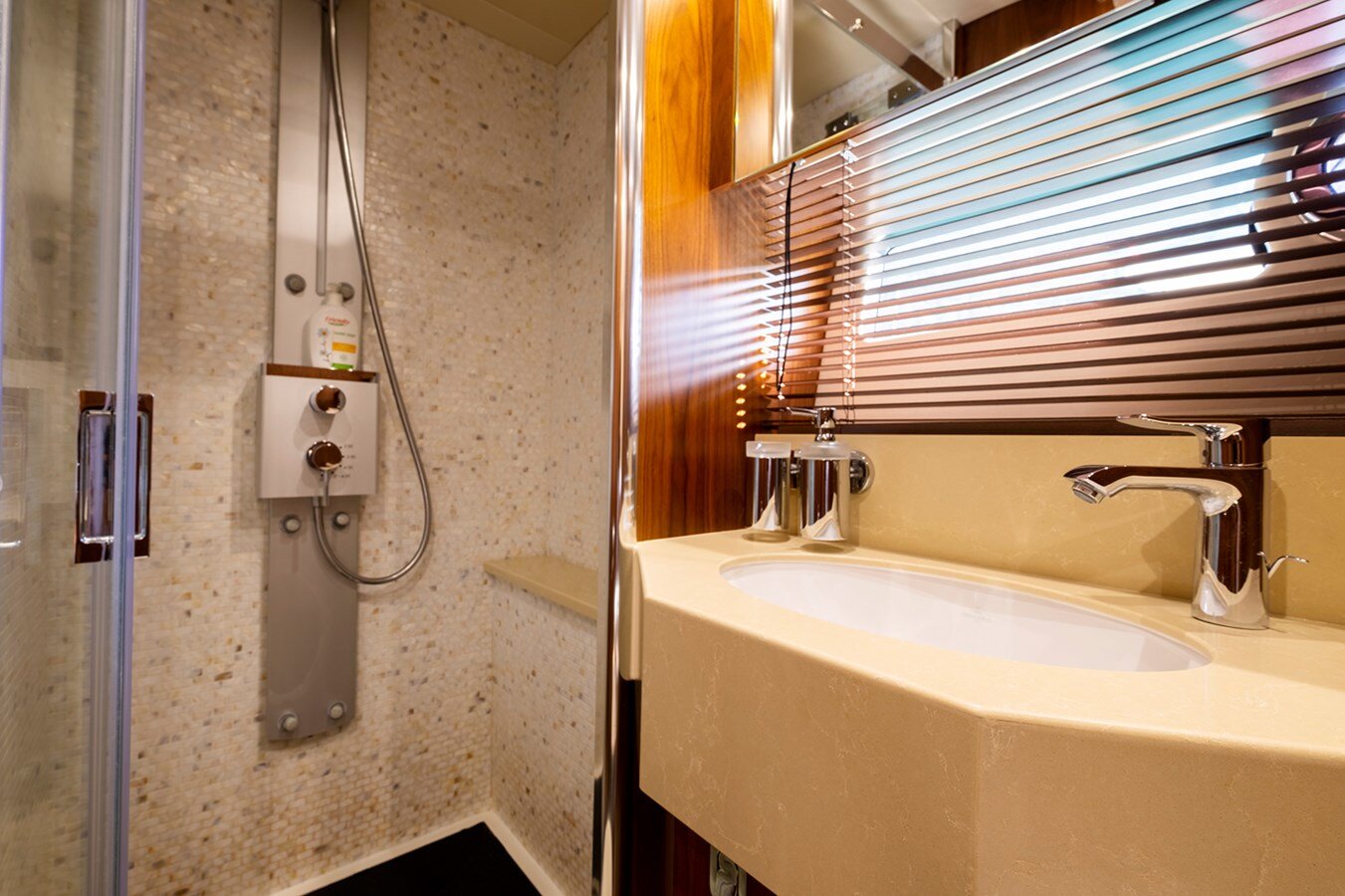 2015-sunseeker-75-4-ed0e76