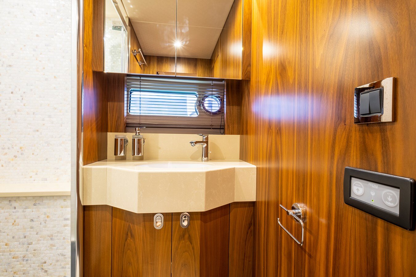 2015-sunseeker-75-4-ed0e76