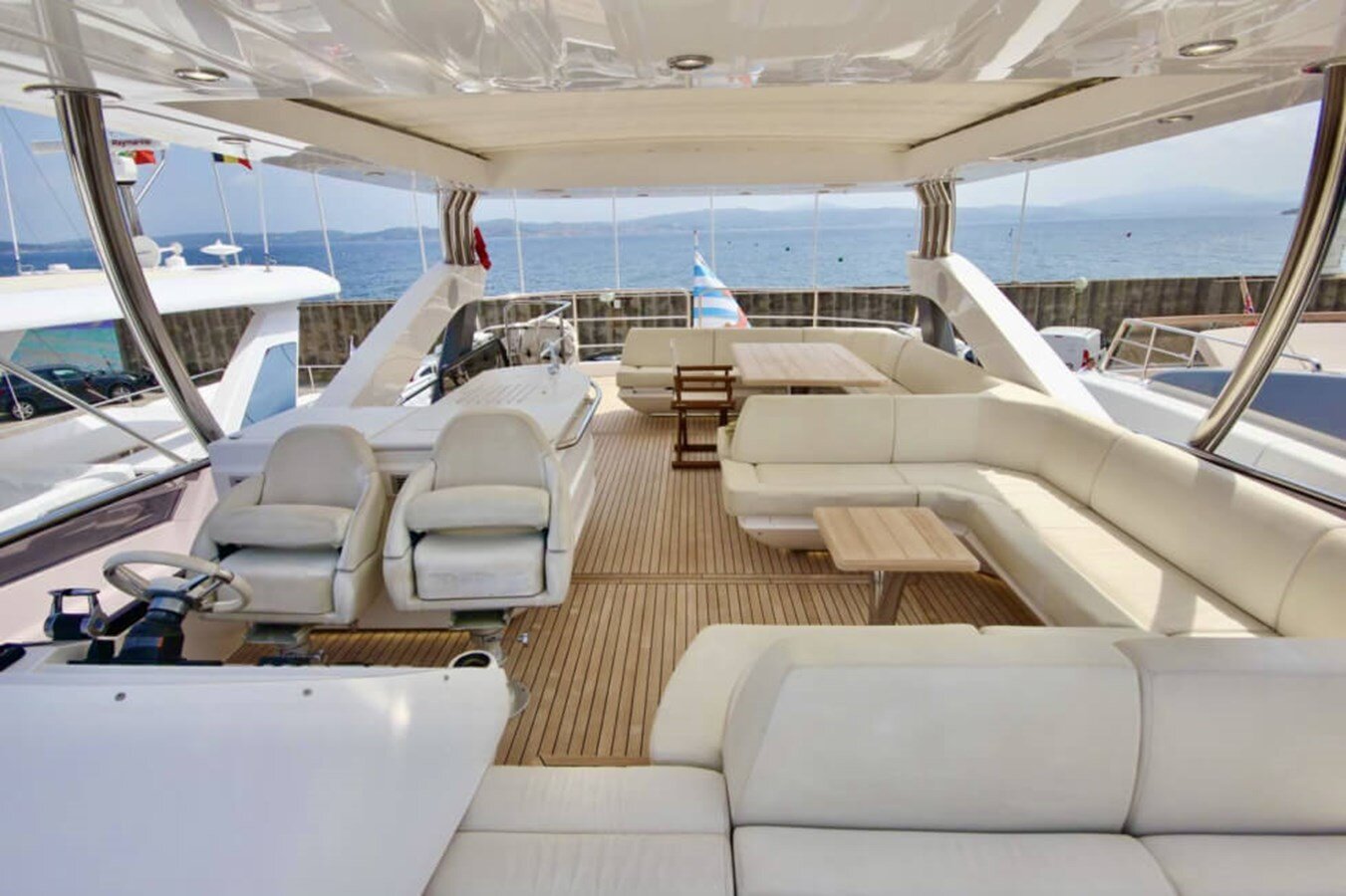 2015 SUNSEEKER 75' 7