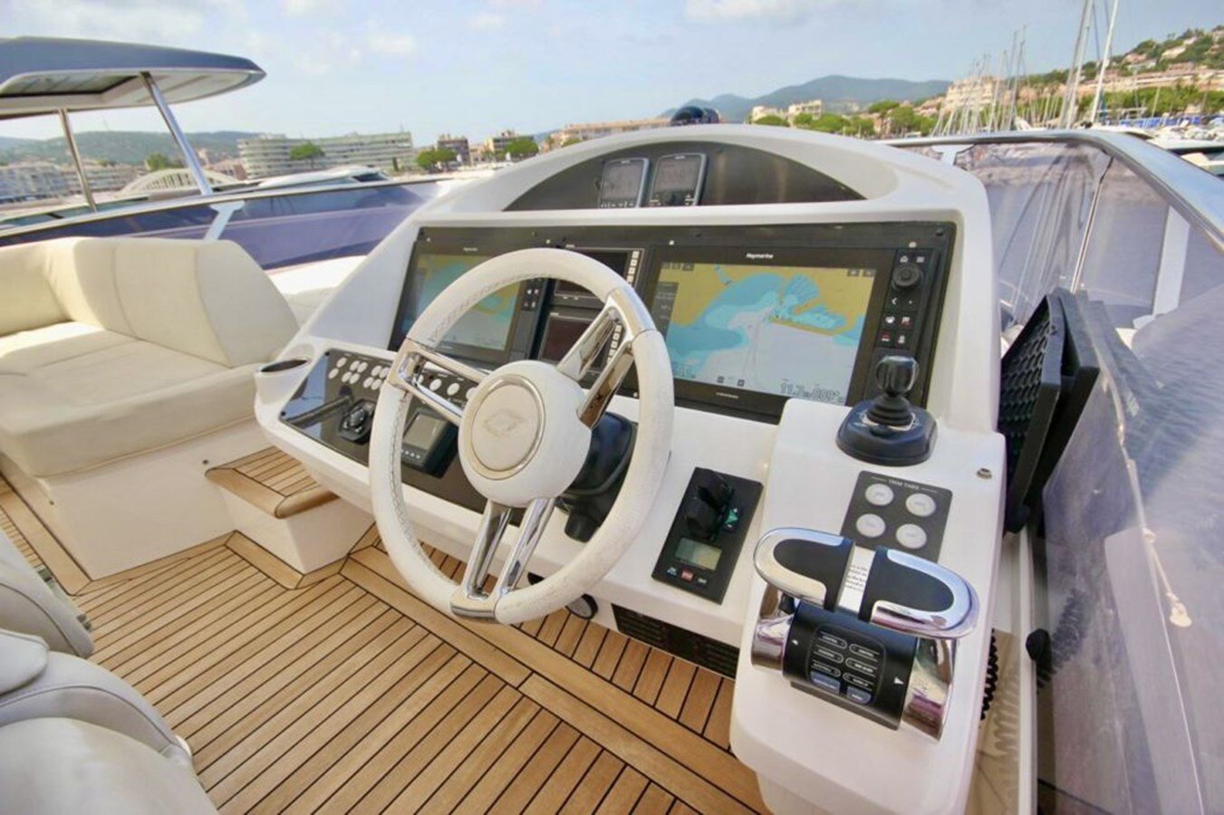 2015 SUNSEEKER 75' 7