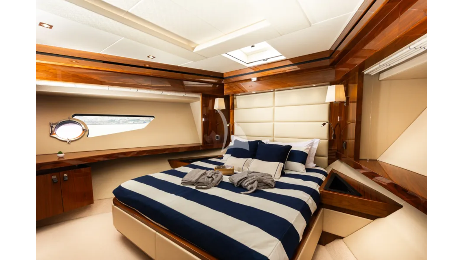 2015 SUNSEEKER 86' 4