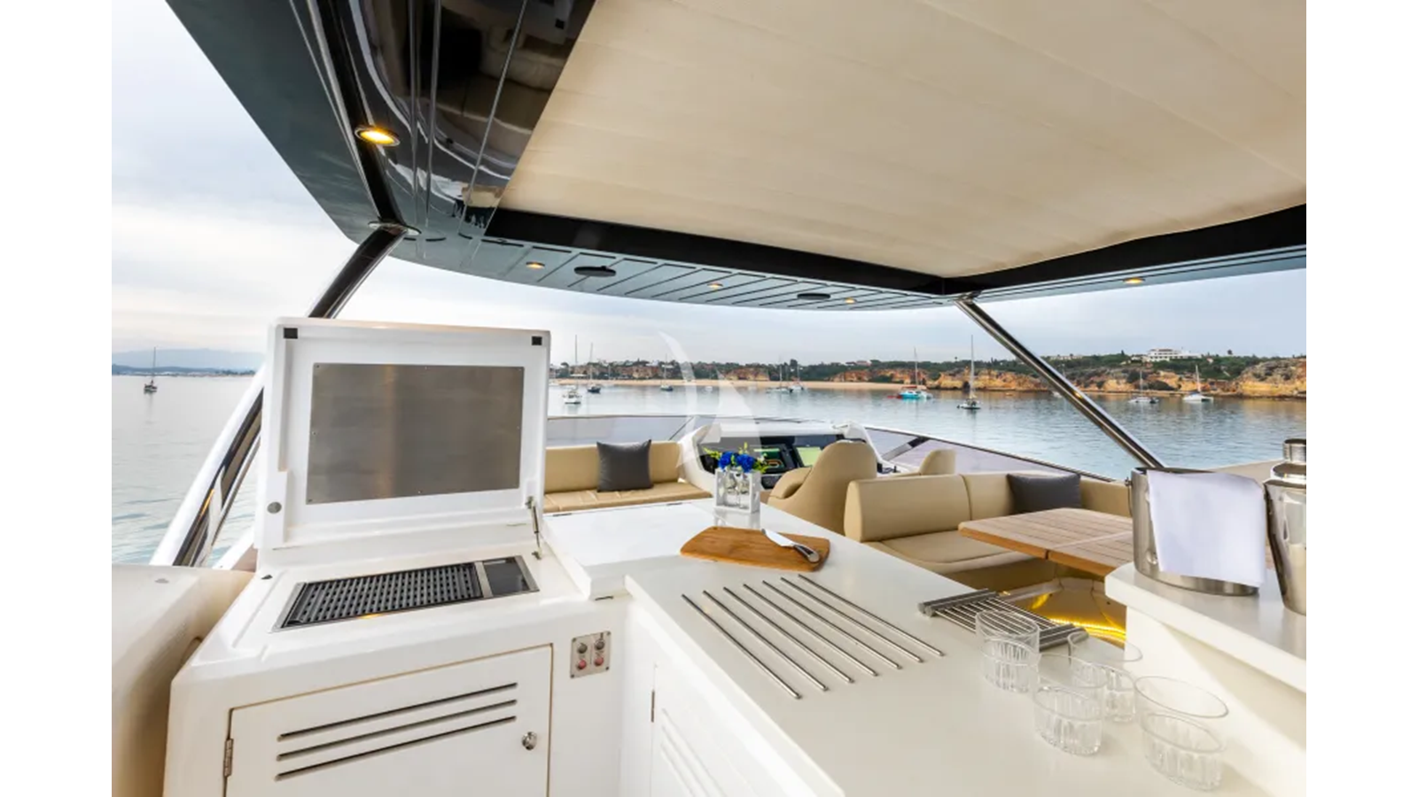 2015 SUNSEEKER 86' 4