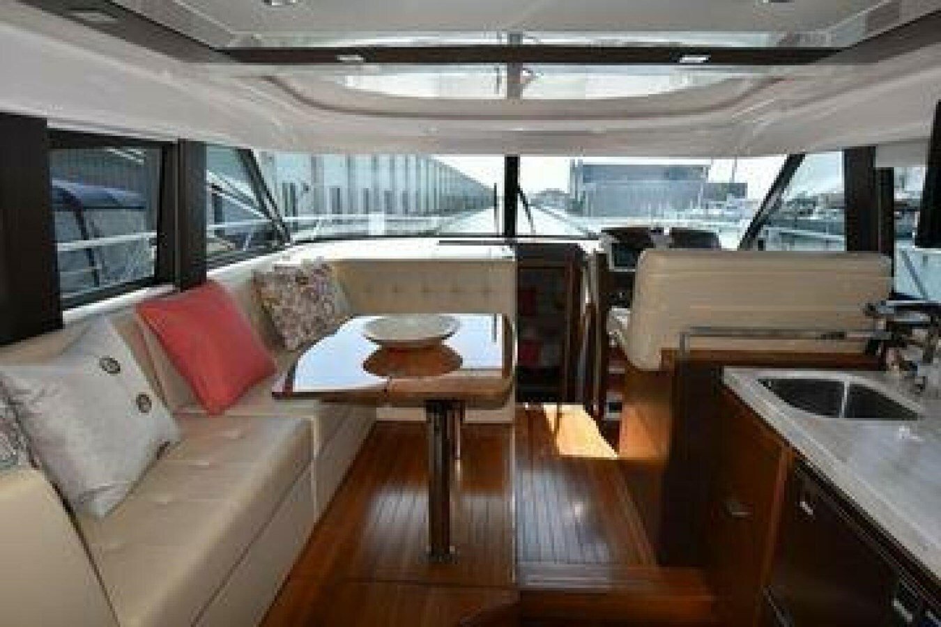2015-tiara-yachts-44-8fa008