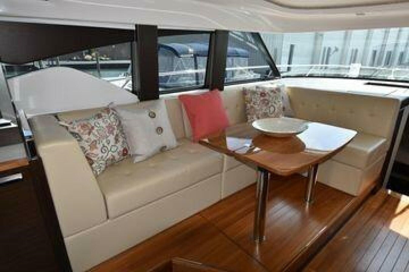 2015-tiara-yachts-44-8fa008