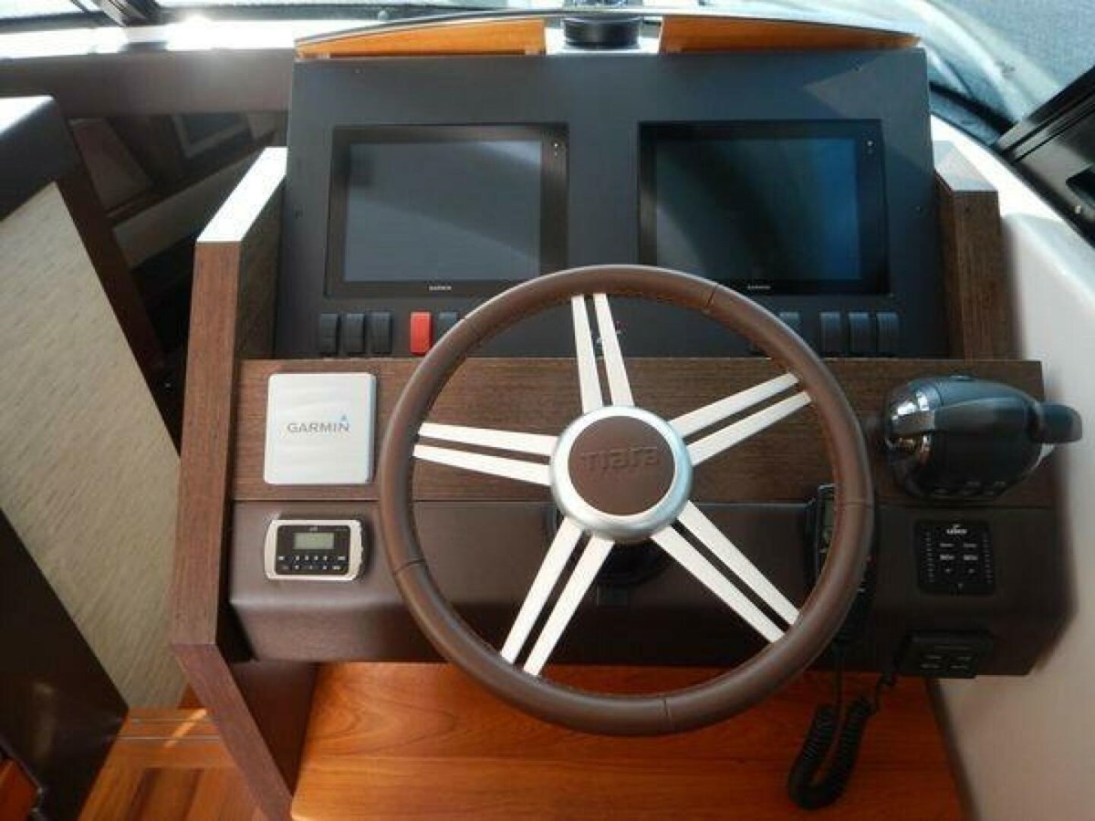 2015-tiara-yachts-44-8fa008