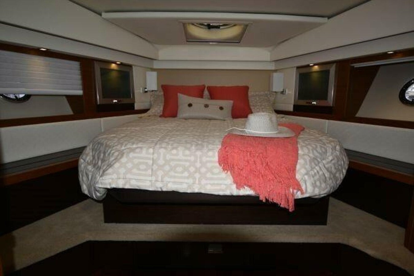 2015-tiara-yachts-44-8fa008