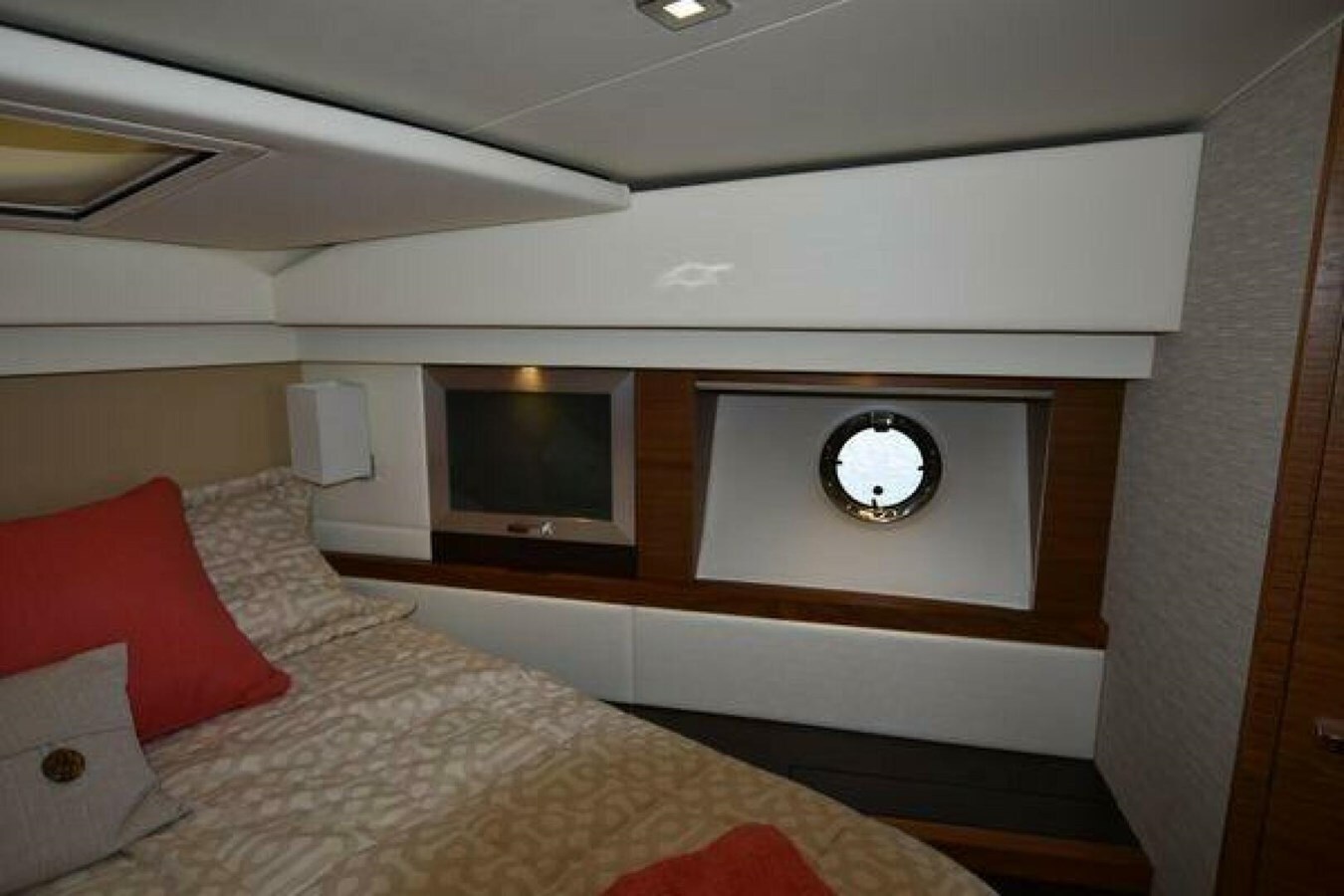 2015-tiara-yachts-44-8fa008