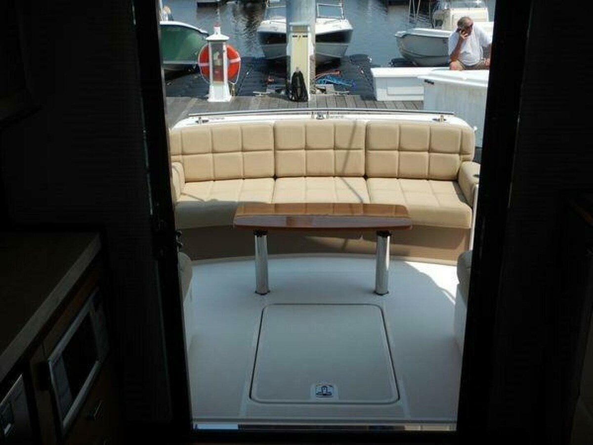 2015-tiara-yachts-44-8fa008