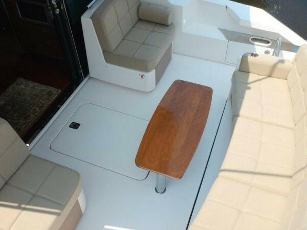 2015-tiara-yachts-44-8fa008