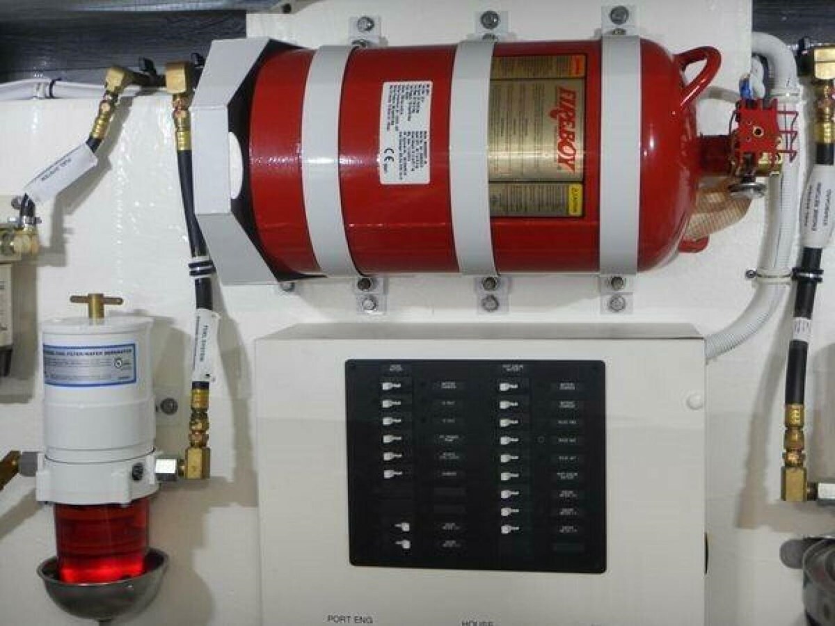 2015-tiara-yachts-44-8fa008