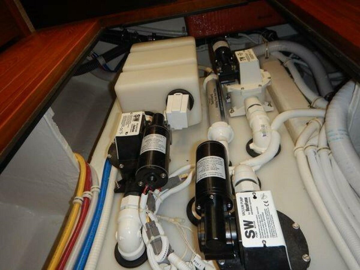 2015-tiara-yachts-44-8fa008