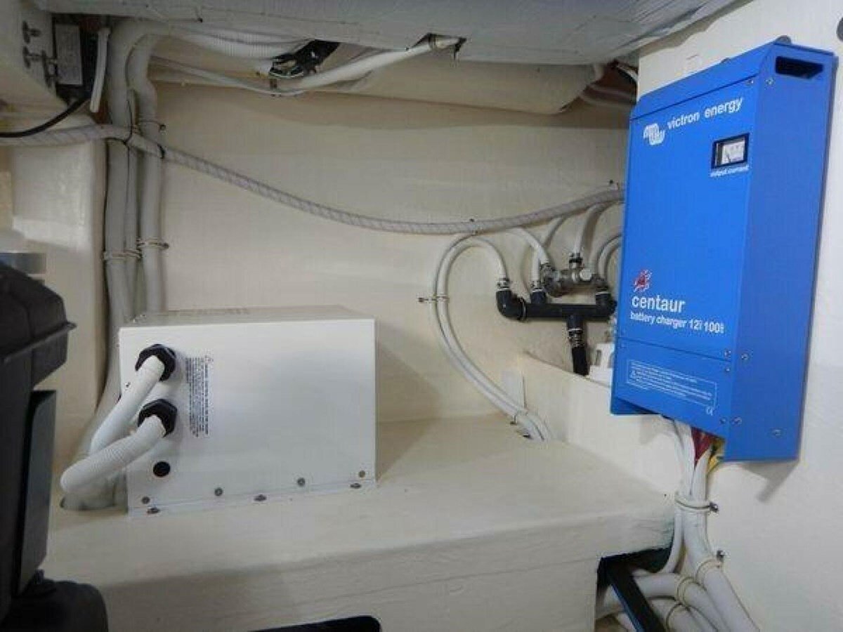 2015-tiara-yachts-44-8fa008