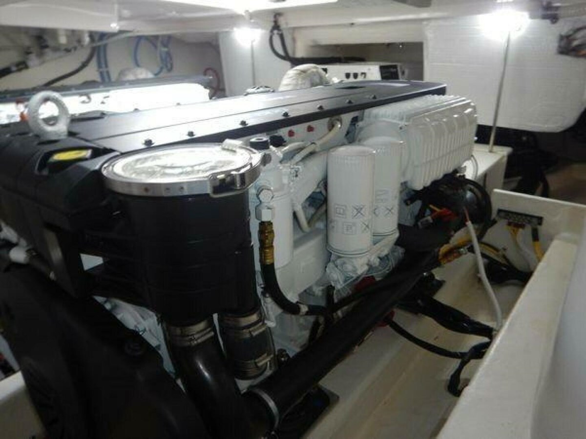 2015-tiara-yachts-44-8fa008