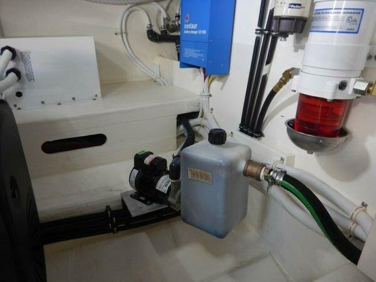 2015-tiara-yachts-44-8fa008