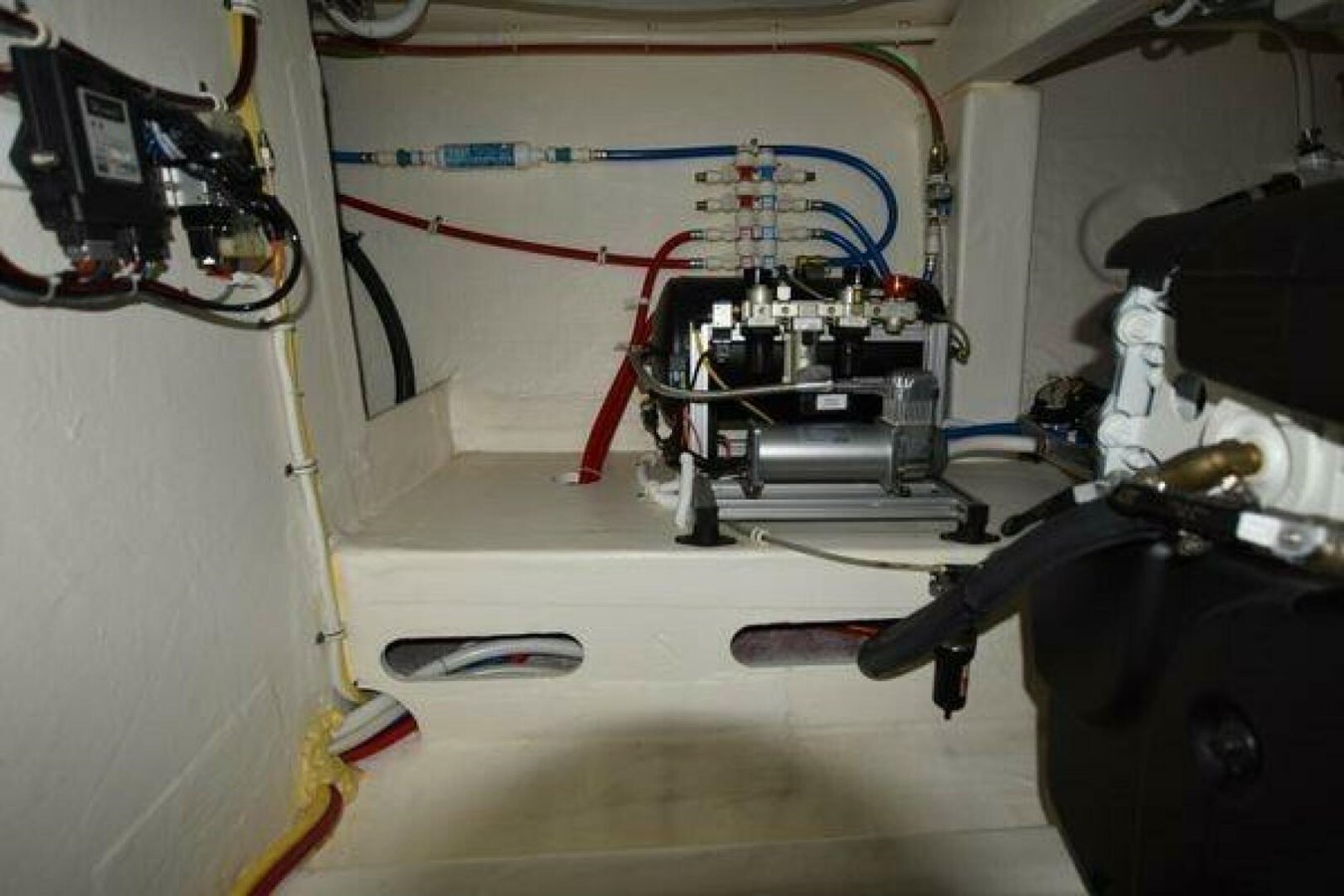 2015-tiara-yachts-44-8fa008