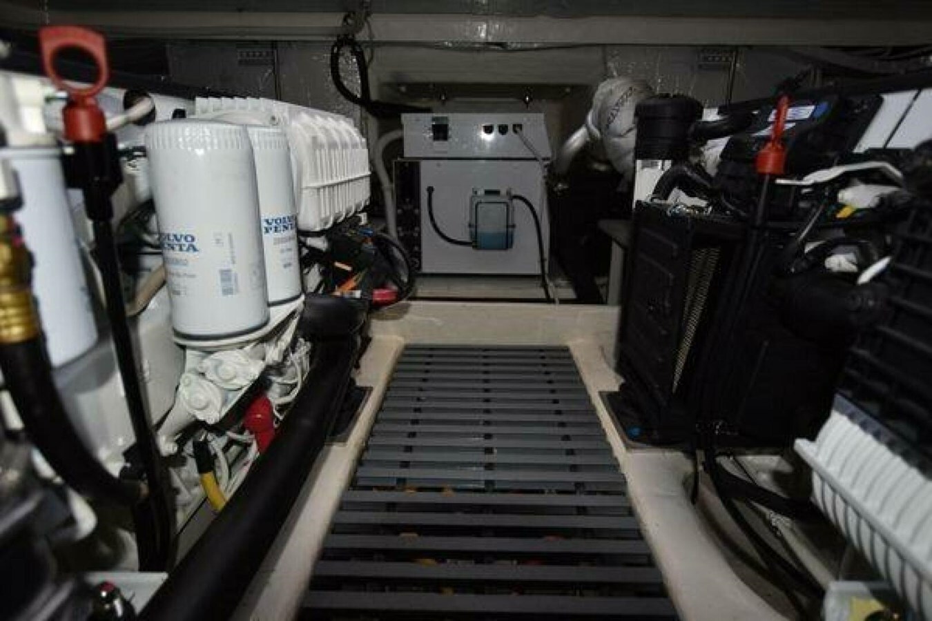 2015-tiara-yachts-44-8fa008