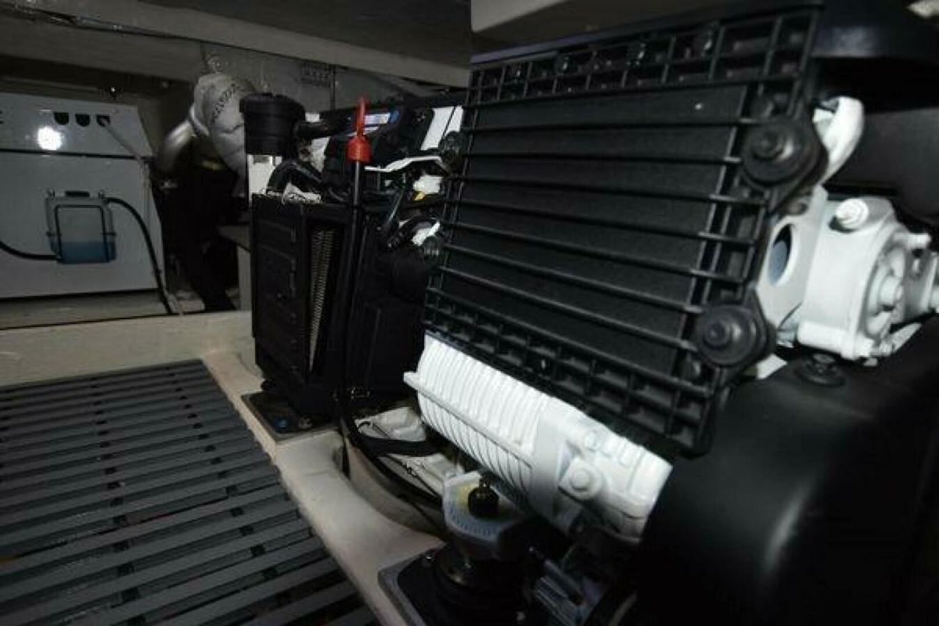 2015-tiara-yachts-44-8fa008