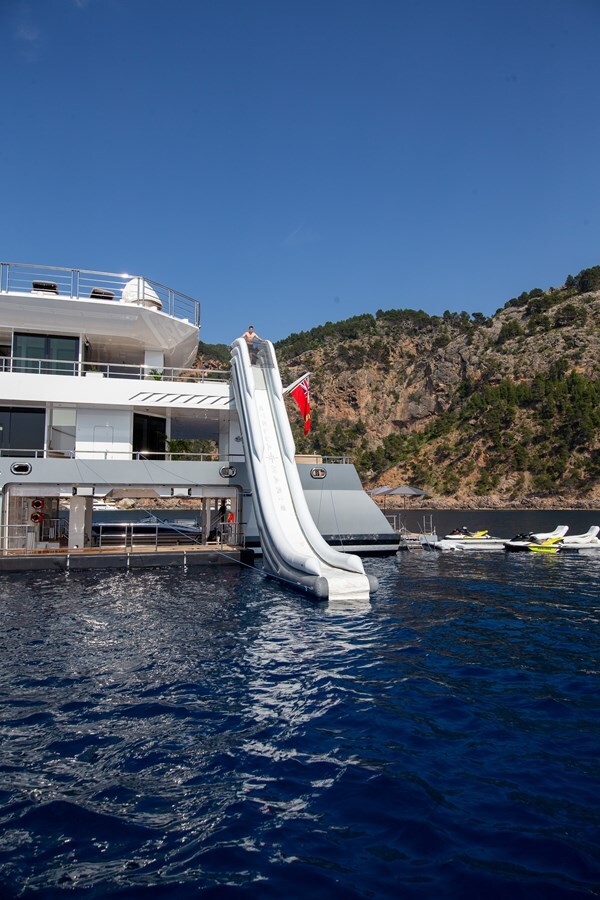 2015 VIAREGGIO SUPERYACHTS 236' 7