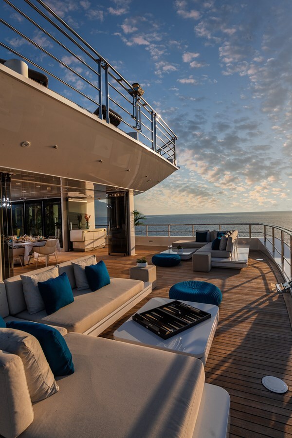 2015 VIAREGGIO SUPERYACHTS 236' 7