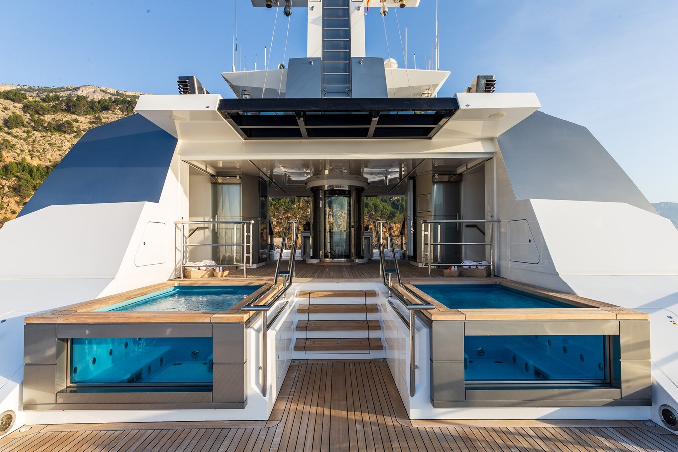 2015 VIAREGGIO SUPERYACHTS 236' 7