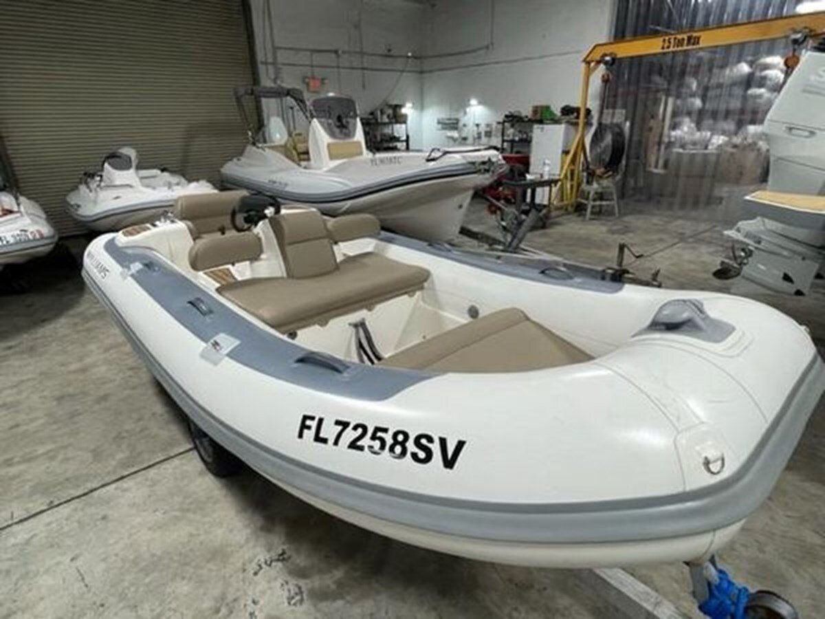 2015-williams-jet-tenders-13-3330ba