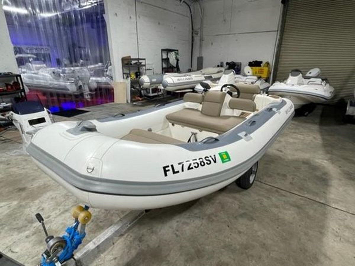 2015-williams-jet-tenders-13-3330ba