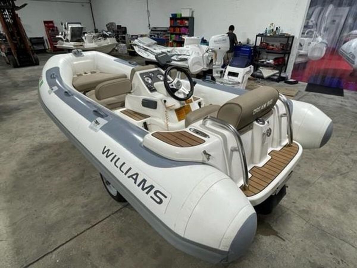 2015-williams-jet-tenders-13-3330ba