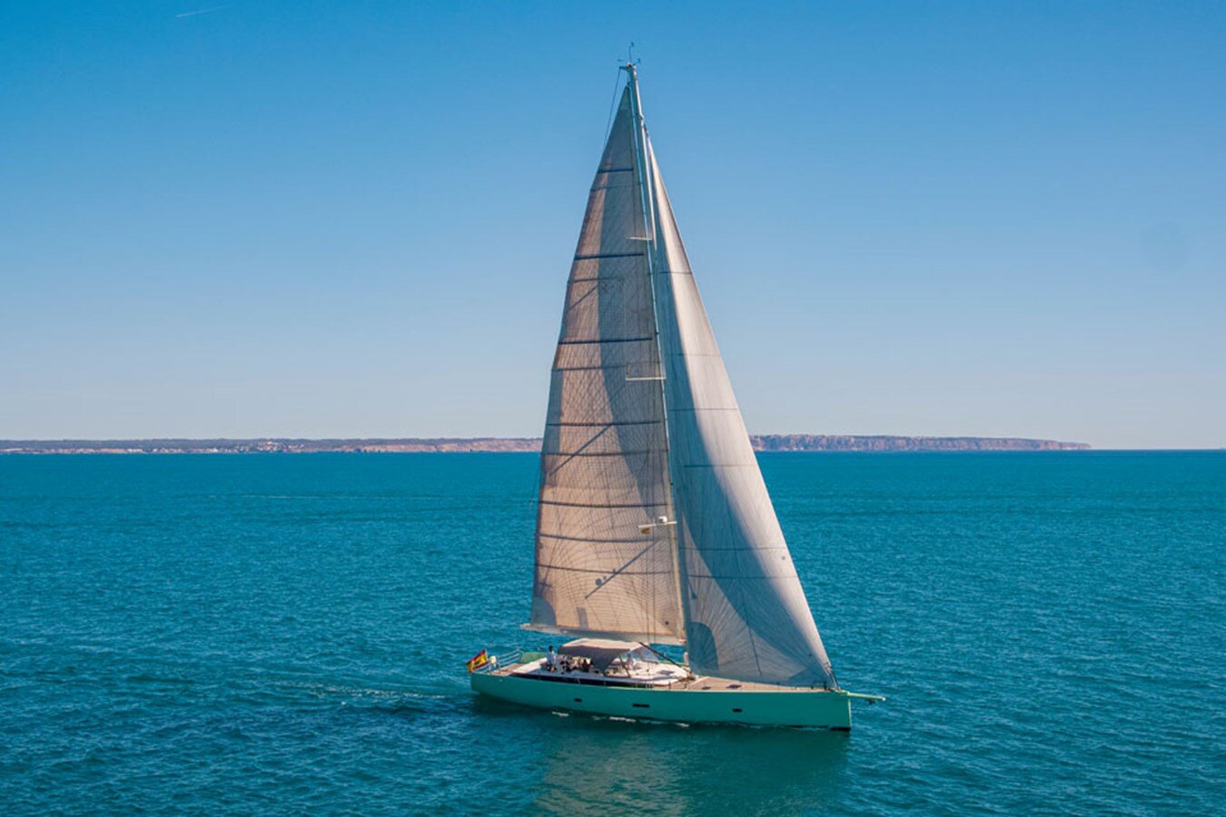 2015-y-yachts-78-8-be4c66