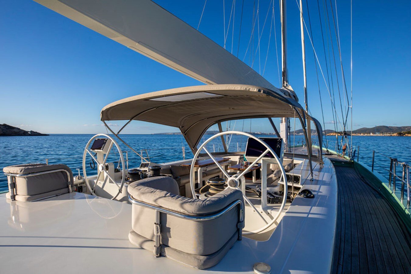 2015-y-yachts-78-8-be4c66