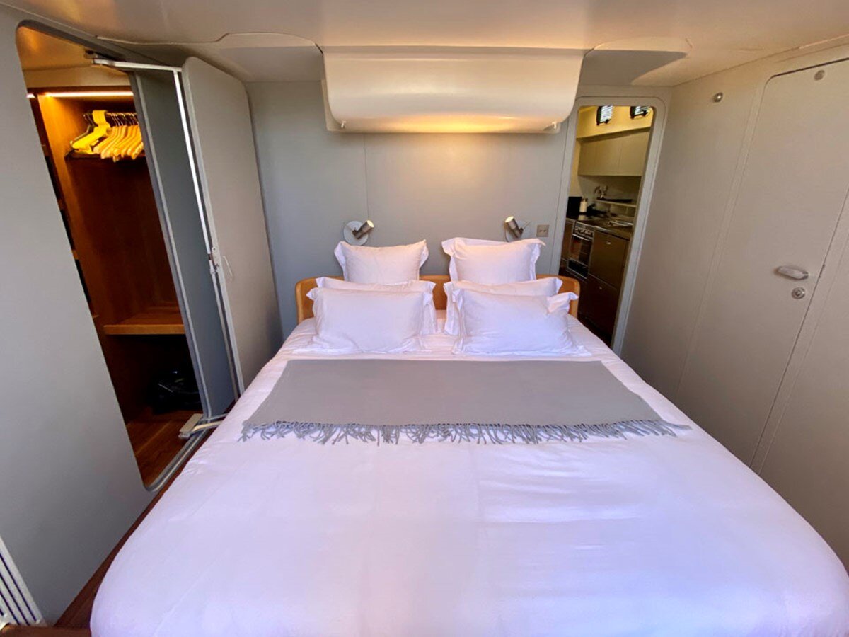 2015-y-yachts-78-8-be4c66